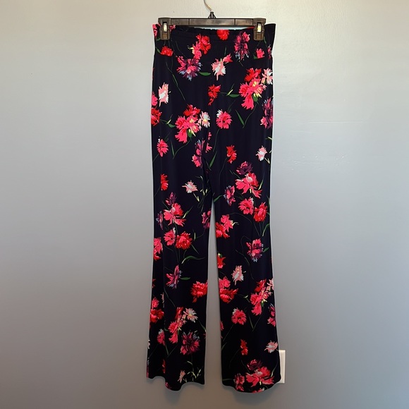 Express Pants - Picture 3 of 4